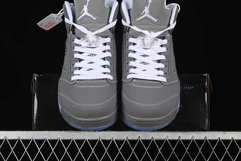 All categories Air Jordan Jordan series basketball shoes Air Jordan 5 Air Jordan 5 Retro AJ5 Joe 5 wolf gray color 136027-005